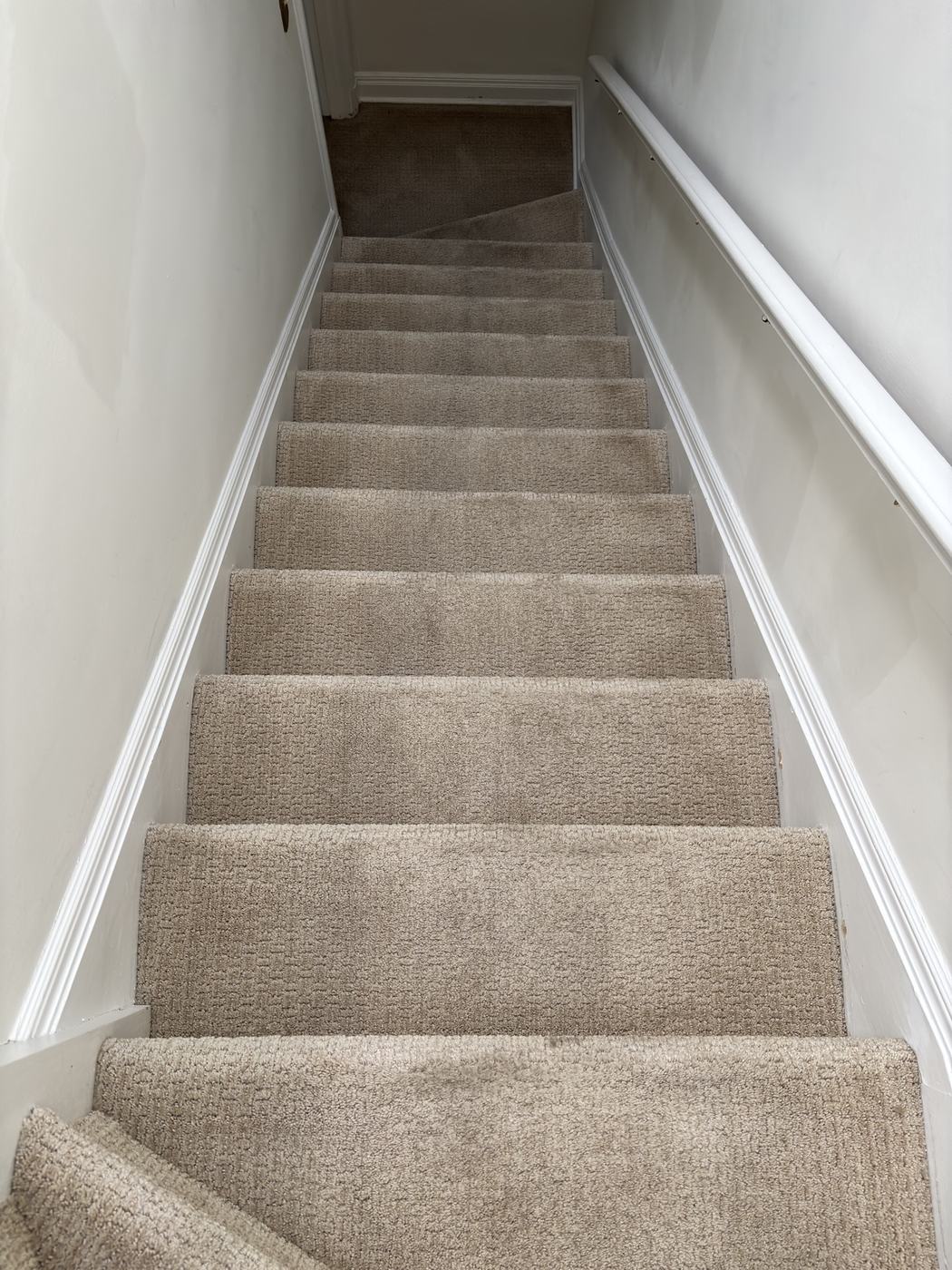 Escalier impeccable après un nettoyage en profondeur
